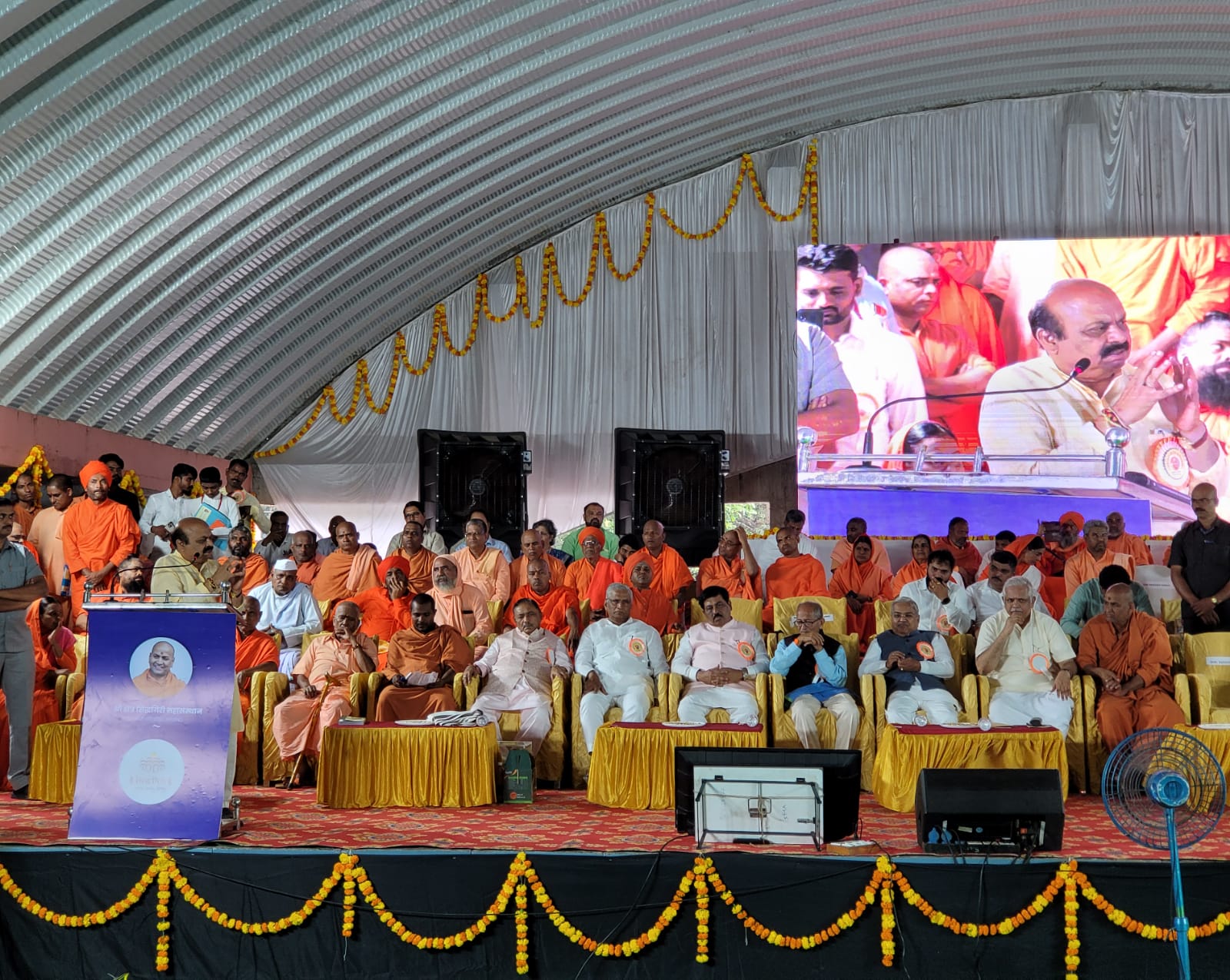 ಮತಾಂತರ ತಡೆಯಿರಿ, ಇಲ್ಲದಿದ್ದರೆ ದೇಶಾಂತರ ಮಾಡುತ್ತಾರೆ: ಕಾಡಸಿದ್ದೇಶ್ವರ ಶ್ರೀ