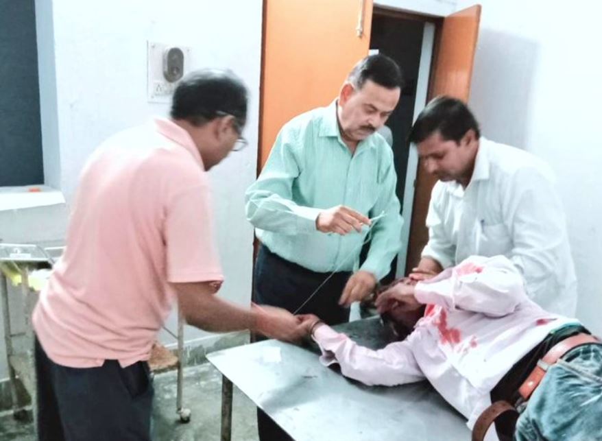 ದುರ್ಗಾ ಪೂಜೆ ವೇಳೆ ಮಸೀದಿ ಬಳಿ ಅಬ್ಬರದ ಸಂಗೀತದಿಂದ ಗಲಾಟೆ; 6 ಮಂದಿಗೆ ಗಾಯ
