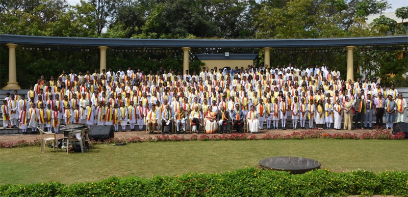 ಬೆಳಗಾವಿ: ಕೆಎಲ್‌ಇ ವಿ.ವಿ.ಯಲ್ಲಿ ಕೋಟಿ ಕಂಠ ಗಾಯನ