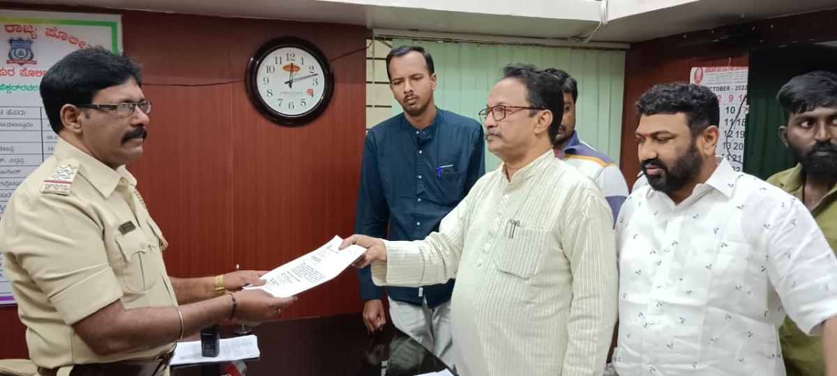 ಇನ್‌ಸ್ಪೆಕ್ಟರ್‌ ನಂದೀಶ್ ಸಾವು ಪ್ರಕರಣ: ಸಚಿವರು ಸೇರಿ 6 ಮಂದಿ ವಿರುದ್ಧ ದೂರು
