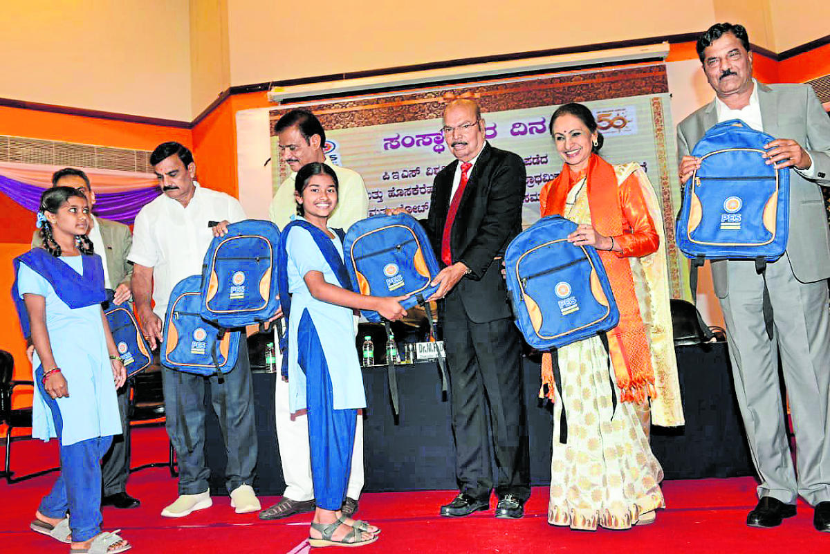 ಶಾಲೆಗಳ ದತ್ತು ಚಳವಳಿಯಾಗಲಿ: ಪ್ರೊ. ಎಂ ಆರ್. ದೊರೆಸ್ವಾಮಿ