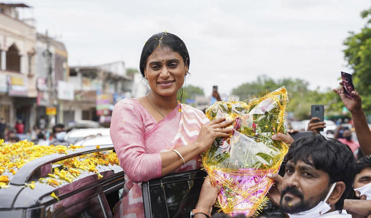 ಟಿಆರ್‌ಎಸ್‌ ತಾಲಿಬಾನ್‌ಸೇನೆ: ಜಗನ್‌ ಸಹೋದರಿ ಶರ್ಮಿಳಾ ಟೀಕೆ
