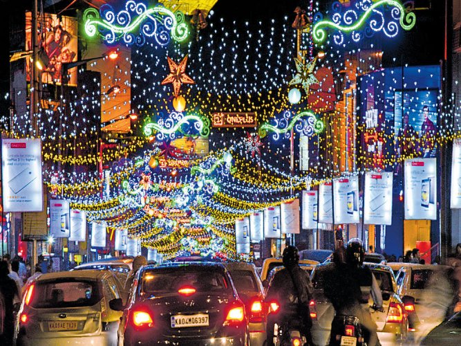 ವರ್ಷಾಚರಣೆ: ಮಾಸ್ಕ್‌ ಕಡ್ಡಾಯ | ಸರ್ಕಾರದಿಂದ ಹೊಸ ಮಾರ್ಗಸೂಚಿ