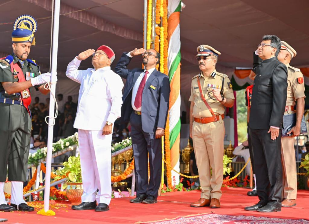 Republic Day: ಮಾಣೆಕ್ ಷಾ ಪರೇಡ್ ಮೈದಾನದಲ್ಲಿ ರಾಜ್ಯಪಾಲ ಗೆಹಲೋತ್ ಧ್ವಜಾರೋಹಣ