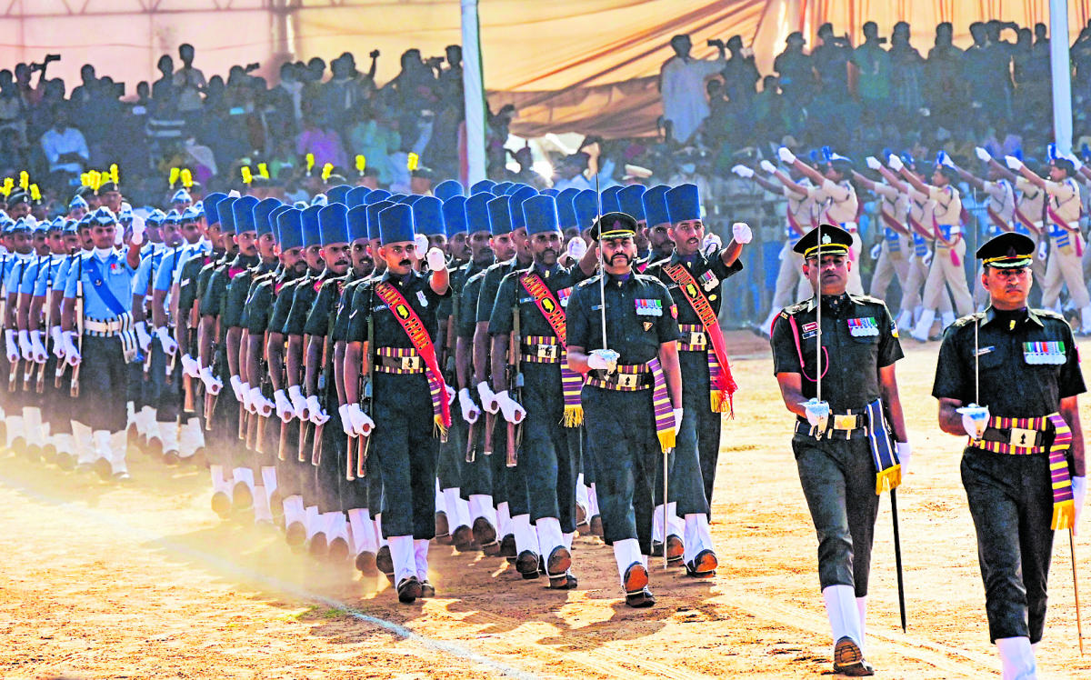 ಬೆಂಗಳೂರಿನಲ್ಲಿ ಗಣರಾಜ್ಯೋತ್ಸವ| ಸಂವಿಧಾನ ಶಿಲ್ಪಿಗೆ ನಮನ, ರೈತನ ಶ್ರಮ ಅನಾವರಣ