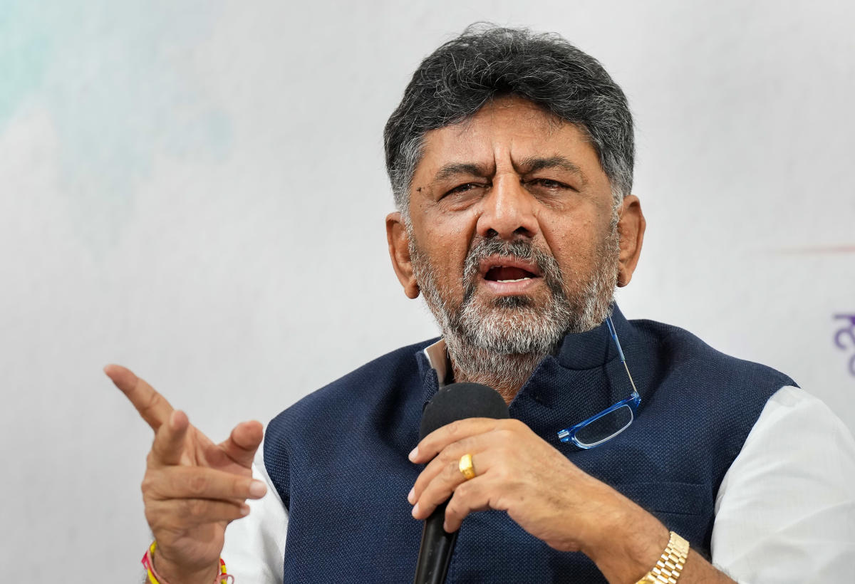 ಬಿಜೆಪಿ ಸರ್ಕಾರಕ್ಕೆ ಬರಿಗಾಲಲ್ಲಿ ನಡೆಯುವ ಮಕ್ಕಳ ಕಷ್ಟ ಅರ್ಥವಾಗಲ್ಲ: ಡಿಕೆಶಿ