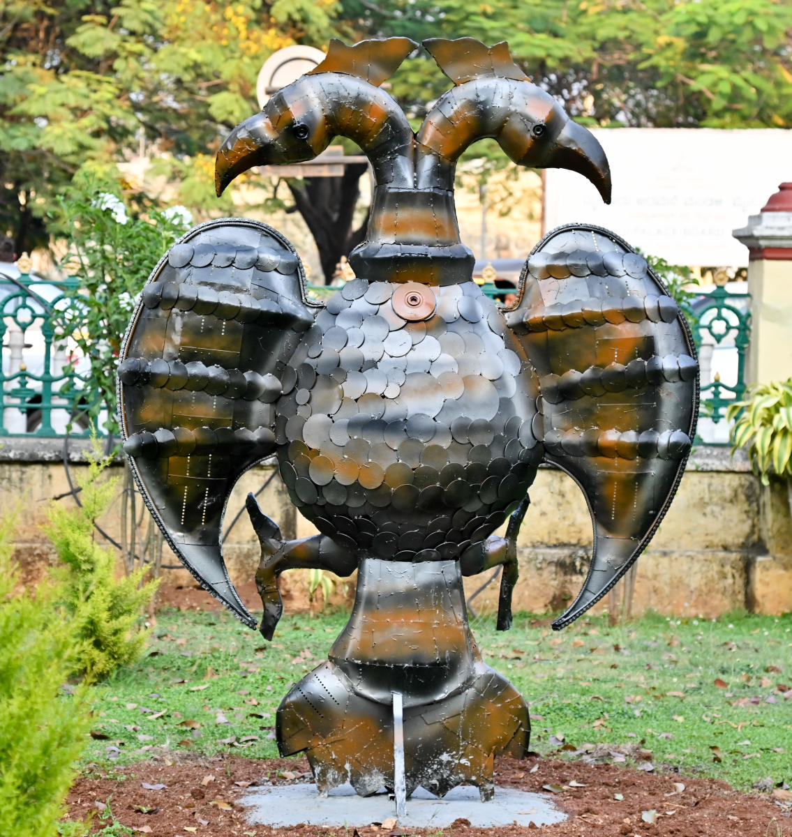 ವ್ಯರ್ಥ ಲೋಹವಾಯ್ತು ಆಕರ್ಷಕ ಕಲಾಕೃತಿ