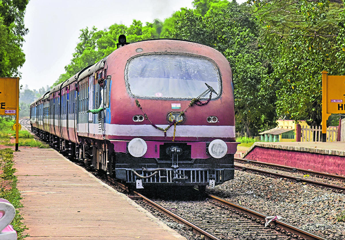 ಹೋಳಿ ಹಬ್ಬ: 350 ವಿಶೇಷ ರೈಲು