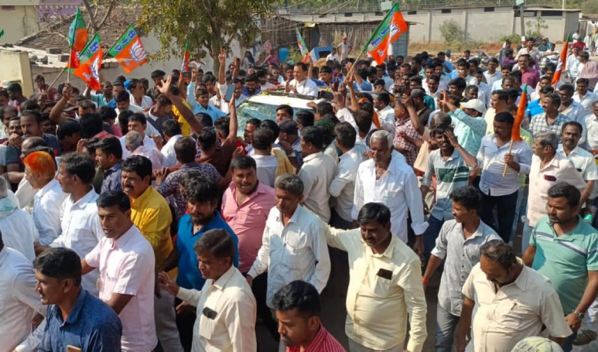 ಮಾಡಾಳ್‌ಗೆ ನಿರೀಕ್ಷಣಾ ಜಾಮೀನು: ಚನ್ನೇಶಪುರ ಗ್ರಾಮದಲ್ಲಿ ಮೆರವಣಿಗೆ
