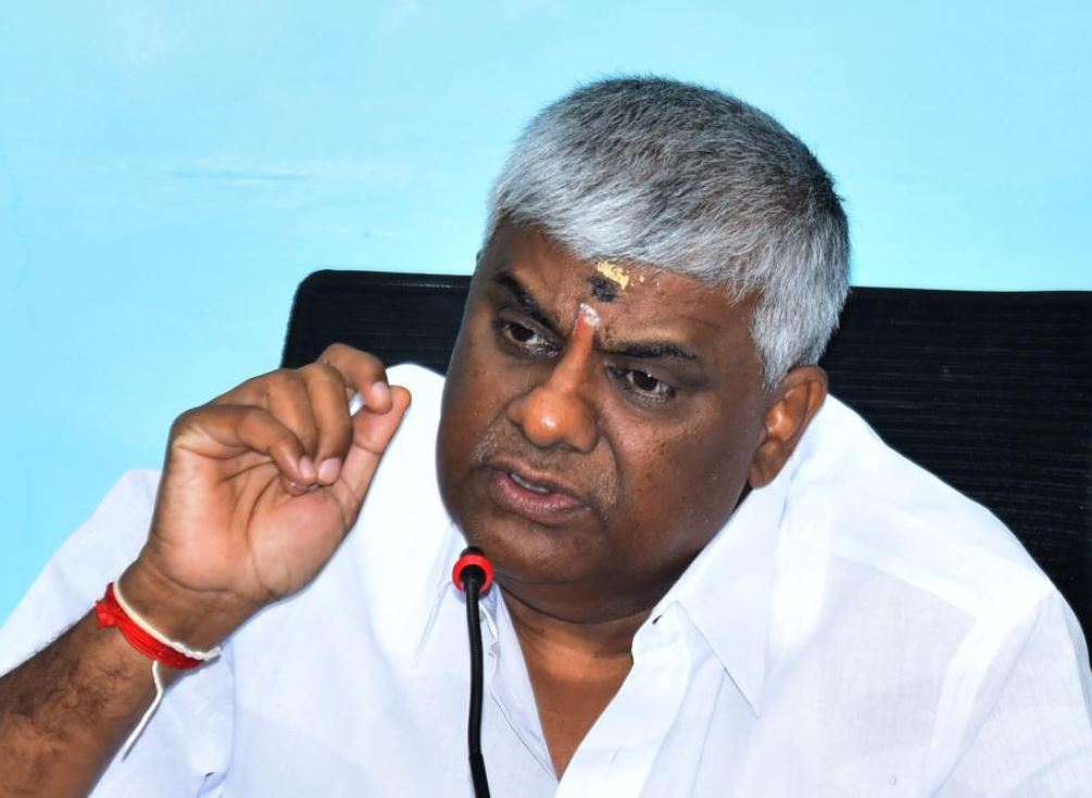 ಕುತೂಹಲ ಮೂಡಿಸಿದ ರೇವಣ್ಣ– ಸ್ವರೂಪ್‌ ಭೇಟಿ