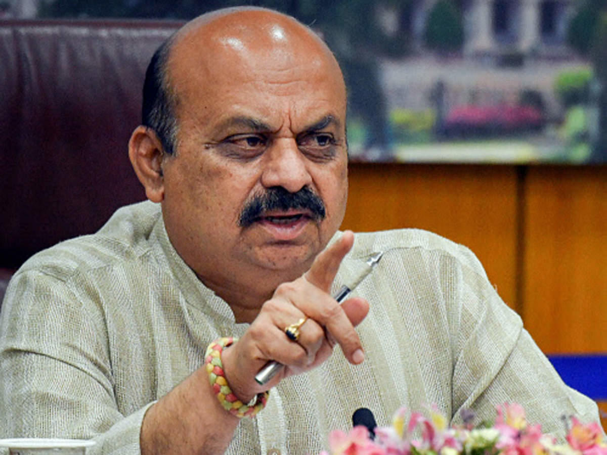 ಮಹಾರಾಷ್ಟ್ರ ವಿಧಾನ ಪರಿಷತ್‌ನಲ್ಲಿ ಸಿ.ಎಂ.ಗೆ ಅವಮಾನ: ಖಂಡನೆ
