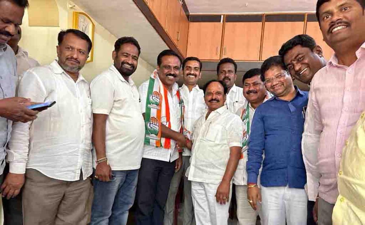 ಚಿತ್ರದುರ್ಗ: ಬಿಜೆಪಿ ಮುಖಂಡರು ಕಾಂಗ್ರೆಸ್ ಪಕ್ಷಕ್ಕೆ ಸೇರ್ಪಡೆ