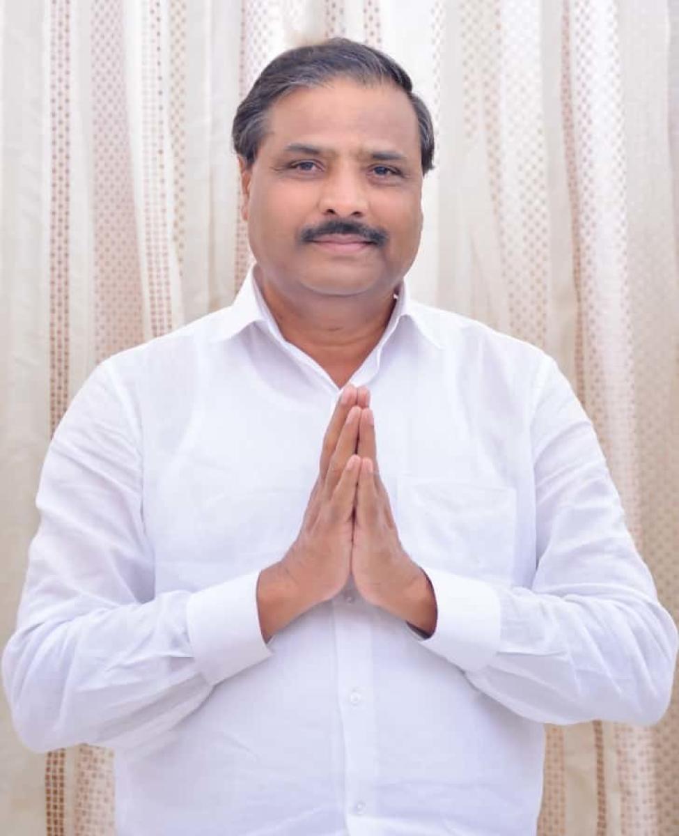 ಗೌರಿಬಿದನೂರು ಕ್ಷೇತ್ರದ ಪಕ್ಷೇತರ ಅಭ್ಯರ್ಥಿ ಸಾವಿರ ಕೋಟಿ ಒಡೆಯ: ಓಡಾಡಲು ಕಾರಿಲ್ಲ!