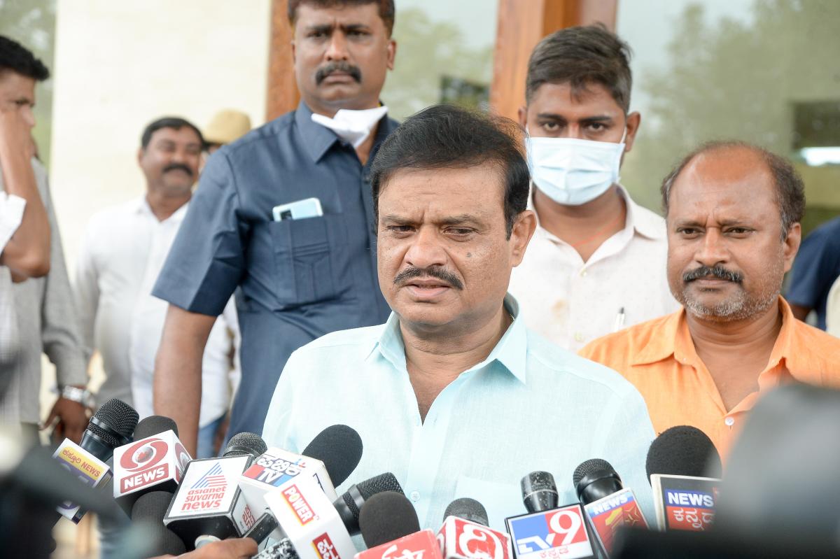 ರಾಜರಾಜೇಶ್ವರಿ ನಗರ ಬಿಜೆಪಿ ಅಭ್ಯರ್ಥಿ ಮುನಿರತ್ನ ₹293 ಕೋಟಿ ಮೌಲ್ಯದ ಆಸ್ತಿ ಒಡೆಯ