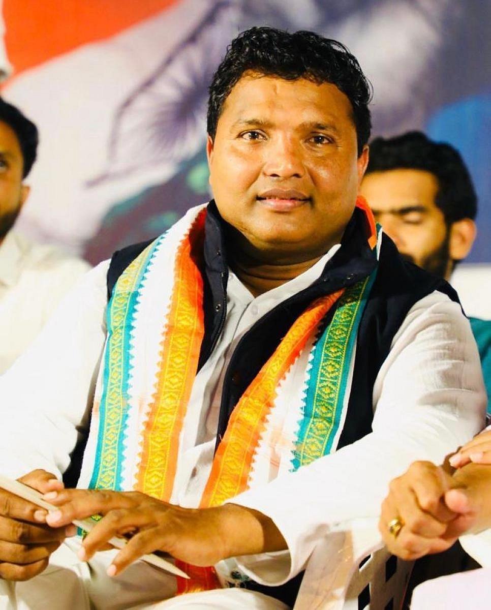 ಪುಕ್ಕಟೆ ಸಲಹೆ ಬಿಡಿ, ಕೇಂದ್ರದ ಅನುದಾನ ತನ್ನಿ: ತೇಜಸ್ವಿಗೆ ಶ್ರೀನಿವಾಸ್‌ ಸವಾಲು