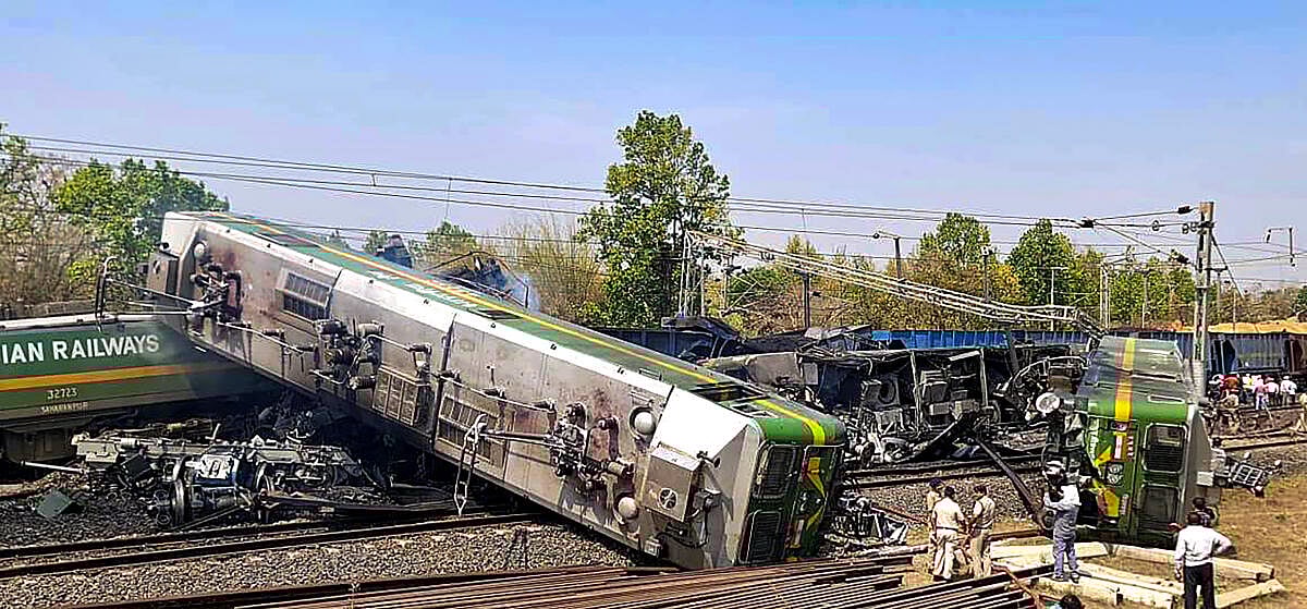 ಪಾಕಿಸ್ತಾನ | ಗೂಡ್ಸ್‌ ರೈಲಿಗೆ ಪ್ರಯಾಣಿಕರಿದ್ದ ರೈಲು ಡಿಕ್ಕಿ: 31 ಮಂದಿಗೆ ಗಾಯ