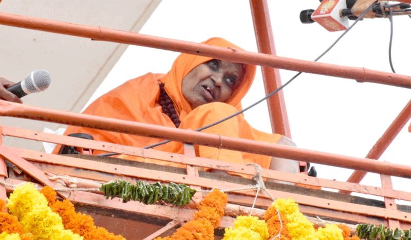 ಕಲಬುರ್ಗಿ ಜಿಲ್ಲೆ ಸೇಡಂ ತಾಲ್ಲೂಕು ಯಾನಾಗುಂದಿಯಲ್ಲಿ ಮಾತೆ ಮಾಣಿಕೇಶ್ವರಿ ಶುಕ್ರವಾರ ದರ್ಶನ ನೀಡಿದರು