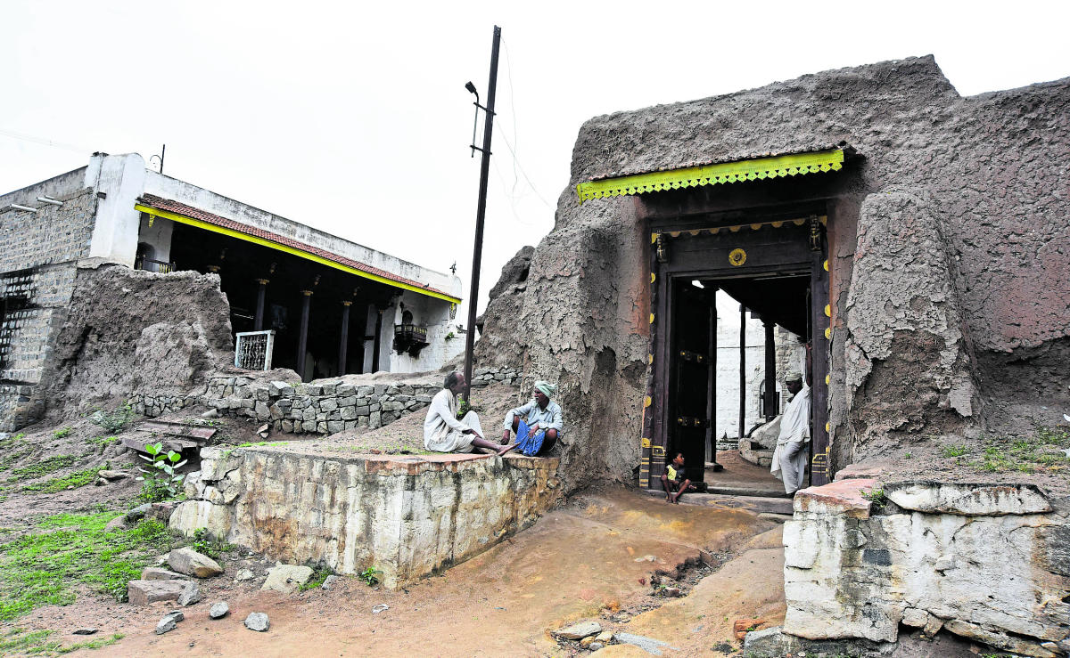 ಪಂಪನ ವಾಡೆಯ ಹೊರಭಾಗದ ದೃಶ್ಯ
