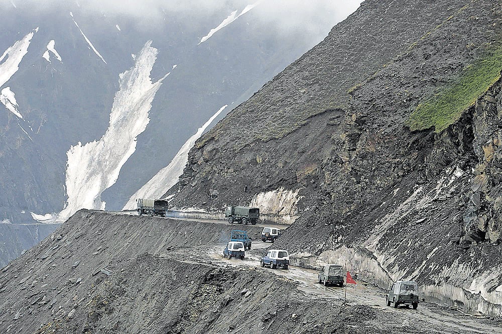 ಮಣ್ಣು ಕುಸಿತ: ಶ್ರೀನಗರ–ಲೇಹ್ ಹೆದ್ದಾರಿಯಲ್ಲಿ ಸಂಚಾರ ನಿರ್ಬಂಧ