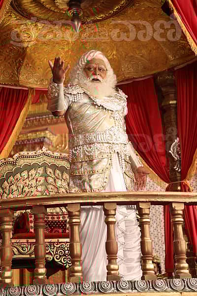 ‘ಮುನಿರತ್ನ ಕುರುಕ್ಷೇತ್ರ’ ದಿವಂಗತ ನಟ ಅಂಬರೀಷ್‌ ನಟಿಸಿದ್ದಾರೆ.