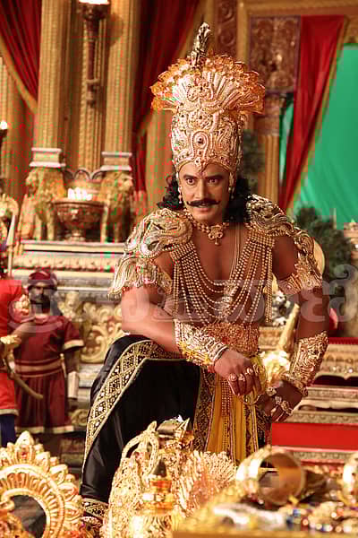 ‘ಮುನಿರತ್ನ ಕುರುಕ್ಷೇತ್ರ’ ಚಿತ್ರದಲ್ಲಿ ‘ಚಾಲೆಂಜಿಂಗ್‌ ಸ್ಟಾರ್‌’ ದರ್ಶನ್‌ ದುರ್ಯೋಧನನಾಗಿ ನಟಿಸಿದ್ದಾರೆ.