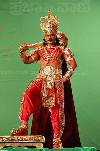 ‘ಮುನಿರತ್ನ ಕುರುಕ್ಷೇತ್ರ’ ಚಿತ್ರದಲ್ಲಿ ‘ಚಾಲೆಂಜಿಂಗ್‌ ಸ್ಟಾರ್‌’ ದರ್ಶನ್‌ ದುರ್ಯೋಧನನಾಗಿ ನಟಿಸಿದ್ದಾರೆ.