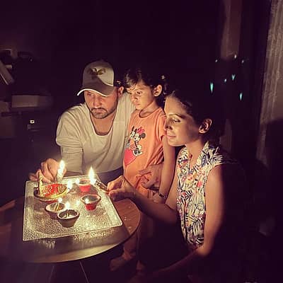 ಹೆಂಡತಿ ಮತ್ತು ಮಗಳೊಂದಿಗೆ ಕ್ರಿಕೆಟಿಗ ಹರ್ಭಜನ್‌ ಸಿಂಗ್‌