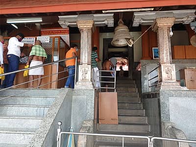 ಧರ್ಮಸ್ಥಳದಲ್ಲಿ ನಾಡಿನ ವಿವಿಧೆಡೆಯಿಂದ ಬಂದ ಭಕ್ತರು ದೇವರ ದರ್ಶನ ಪಡೆದರು