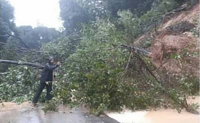 ಚಾರ್ಮಾಡಿ ಘಾಟಿಯಲ್ಲಿ ಉಂಟಾಗಿರುವ ಭೂಕುಸಿತ