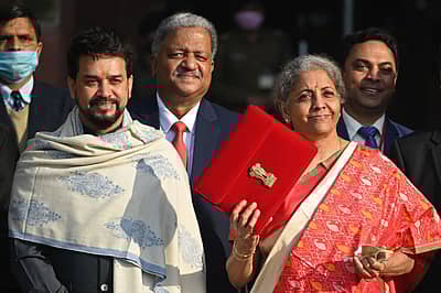 ಹಣಕಾಸು ಸಚಿವೆ ನಿರ್ಮಲಾ ಸೀತಾರಾಮನ್ ಮತ್ತು ಅನುರಾಗ್ ಠಾಕೂರ್ : ಎಎಫ್‌ಪಿ ಚಿತ್ರ