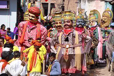 ಮೆರವಣಿಗೆಯಲ್ಲಿ ಪಾಲ್ಗೊಂಡಿದ್ದ ಕಲಾ ತಂಡಗಳು