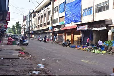 ಮಂಗಳೂರಿ ರಸ್ತೆ ಖಾಲಿಯಾಗಿದೆ