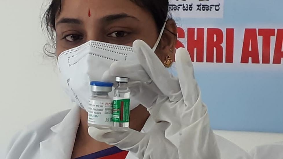 ಕೋವಿಡ್ ಲಸಿಕೆ, ಹೃದಯ ಸಂಬಂಧಿತ ಸಾವುಗಳ ನಡುವೆ ಯಾವುದೇ ಸಂಬಂಧವಿಲ್ಲ: ಕೇಂದ್ರ

