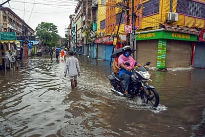 ಪಾಟ್ನಾದಲ್ಲಿ ತಗ್ಗು ಪ್ರದೇಶದಲ್ಲಿ ನೀರು ತುಂಬಿಕೊಂಡಿದೆ.