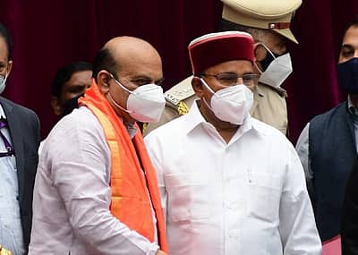 ರಾಜ್ಯಪಾಲ ಥಾವರಚಂದ್ ಗೆಹಲೋತ್ ಜತೆ ಬಸವರಾಜ ಬೊಮ್ಮಾಯಿ