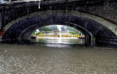 ಅಂಡರ್‌ಪಾಸ್‌ ರಸ್ತೆ ಜಲಾವೃತಗೊಂಡಿದೆ.
