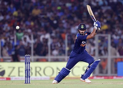 ಕಾಯ್ದಿರಿಸಿದ ಆಟಗಾರರು: 1. ಶ್ರೇಯಸ್ ಅಯ್ಯರ್