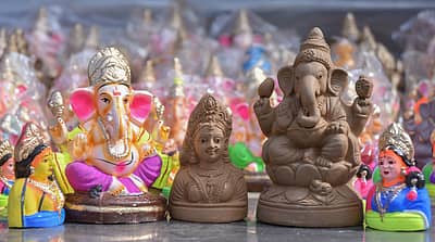 ಶುಕ್ರವಾರ ಗಣೇಶ ಚತುರ್ಥಿ ಆಚರಣೆಗೆ ಜನರ ಸಿದ್ಧತೆ