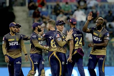 ಚಕ್ರವರ್ತಿ ಹಾಗೂ ರಸೆಲ್‌ಗೆ ತಲಾ ಮೂರು ವಿಕೆಟ್