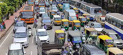 ಬೆಂಗಳೂರಿನ ಎನ್‌.ಆರ್‌.ಸರ್ಕಲ್‌ನಲ್ಲಿ ಕಂಡು ಬಂದ ದೃಶ್ಯ