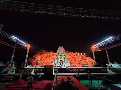 ಹಂಪಿ ವಿರೂಪಾಕ್ಷೇಶ್ವರ ಗೋಪುರದ ಪ್ರತಿಕೃತಿ ಮಾಡಿ, ಭವ್ಯ ವೇದಿಕೆ: ಚಿತ್ರಗಳು: ಪವನ್‌ ಕುಮಾರ್‌ ಕೆ.