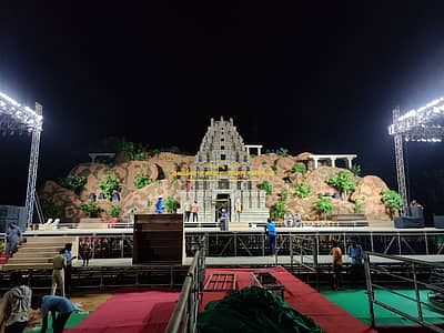 ನೂತನ ವಿಜಯನಗರ ಜಿಲ್ಲೆಯ ಉದ್ಘಾಟನಾ ಸಮಾರಂಭಕ್ಕೆ ಸಿದ್ಧತೆ-ಚಿತ್ರ: ಪವನ್‌ ಕುಮಾರ್‌ ಕೆ.