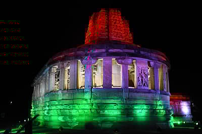 ತ್ರಿವರ್ಣ ವಿಶೇಷ ಬೆಳಕಿನ ವಿನ್ಯಾಸದಲ್ಲಿ ಬಾಗಲಕೋಟೆಯ ಐಹೊಳೆ