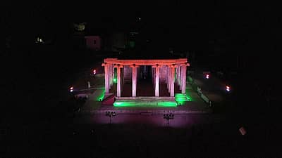 ತ್ರಿವರ್ಣ ವಿಶೇಷ ಬೆಳಕಿನ ವಿನ್ಯಾಸದಲ್ಲಿ ಹಂಪಿಯ ಕಡಲೆಕಾಳು ಗಣೇಶ