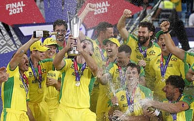 ಸರಣಿ ಶ್ರೇಷ್ಠ ಪ್ರಶಸ್ತಿಗೆ ಭಾಜನರಾದ ಡೇವಿಡ್ ವಾರ್ನರ್