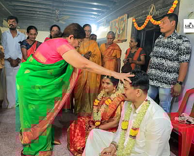 ವದು-ವರರನ್ನು ಆಶೀರ್ವದಿಸಿದ ಶುಭಾ ಪೂಂಜಾ ತಾಯಿ