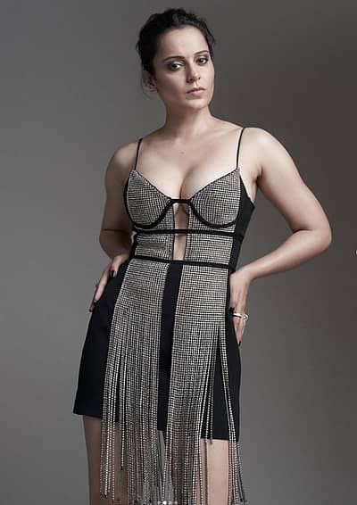 ದಾಕಡ್ ಸಿನಿಮಾ ಟ್ರೈಲರ್ ಬಿಡುಗಡೆ ಸಮಾರಂಭದಲ್ಲಿ  ಕಂಗನಾ ಧರಿಸಿದ್ದ ದಿರಿಸು