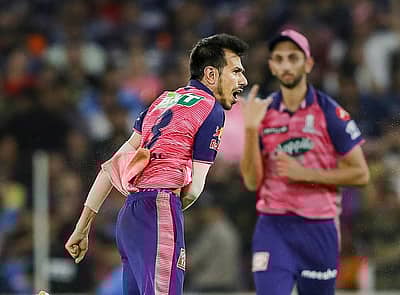 ಟೂರ್ನಿಯಲ್ಲಿ ಯಜುವೇಂದ್ರ ಚಾಹಲ್‌ ಅತಿ ಹೆಚ್ಚು ವಿಕೆಟ್ (27) ಸಾಧನೆ