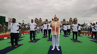 ಮೈಸೂರಲ್ಲಿ ಯೋಗ ಮಾಡಿದ ಪ್ರಧಾನಿ ಮೋದಿ