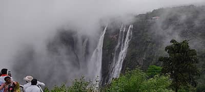 ಶಿವಮೊಗ್ಗ ಜಿಲ್ಲೆ ಸಾಗರ ತಾಲ್ಲೂಕಿನ ಜೋಗ ಜಲಪಾತದ ನೋಟ